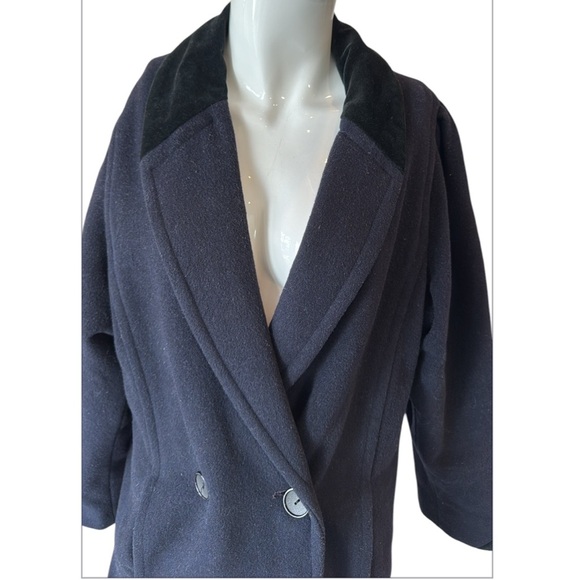 Vintage Navy Wool Peacoat with a Velvet Collar & Sleeve Cuff Detail Size 12 - Picture 6 of 10